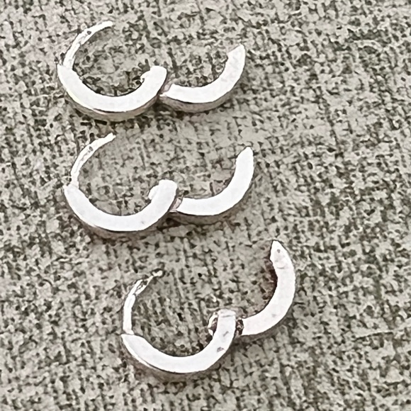 Three Small Sterling Sliver HUGGIE Earrings .925 - Picture 4 of 6